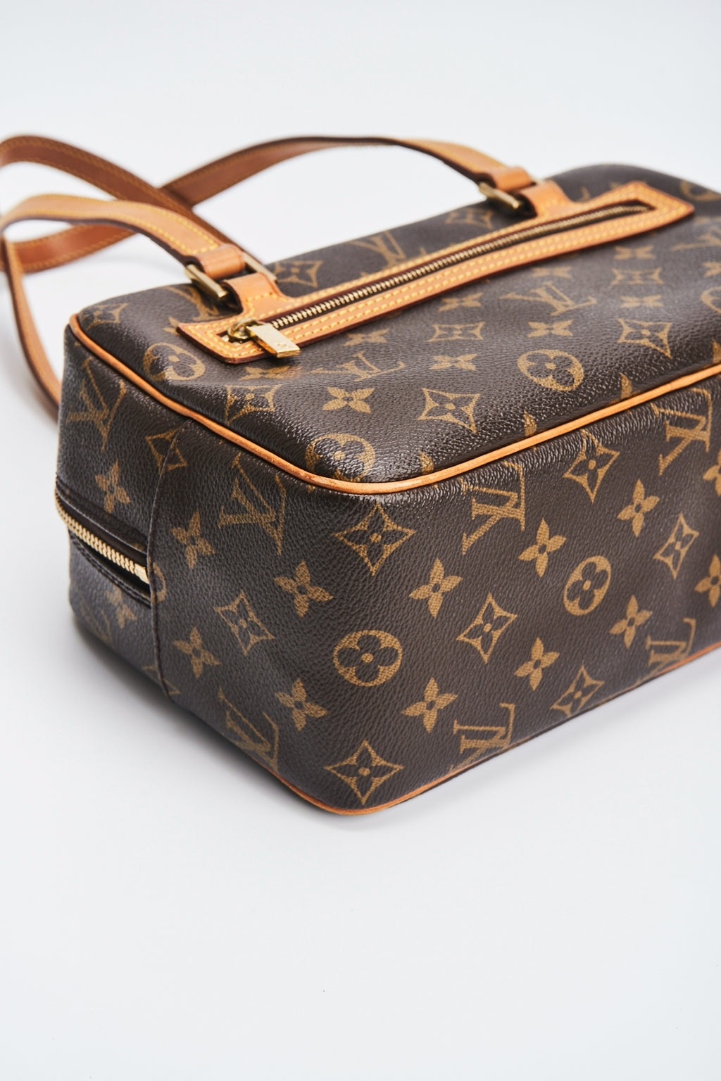 Louis vuitton cite mm size