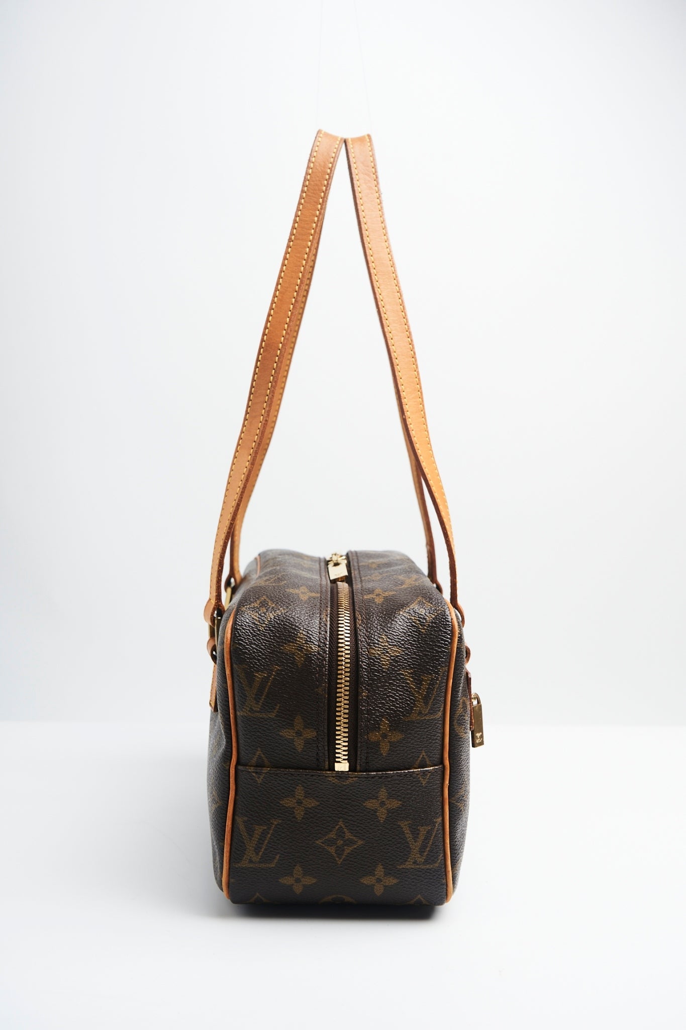 Louis vuitton Cite mm size