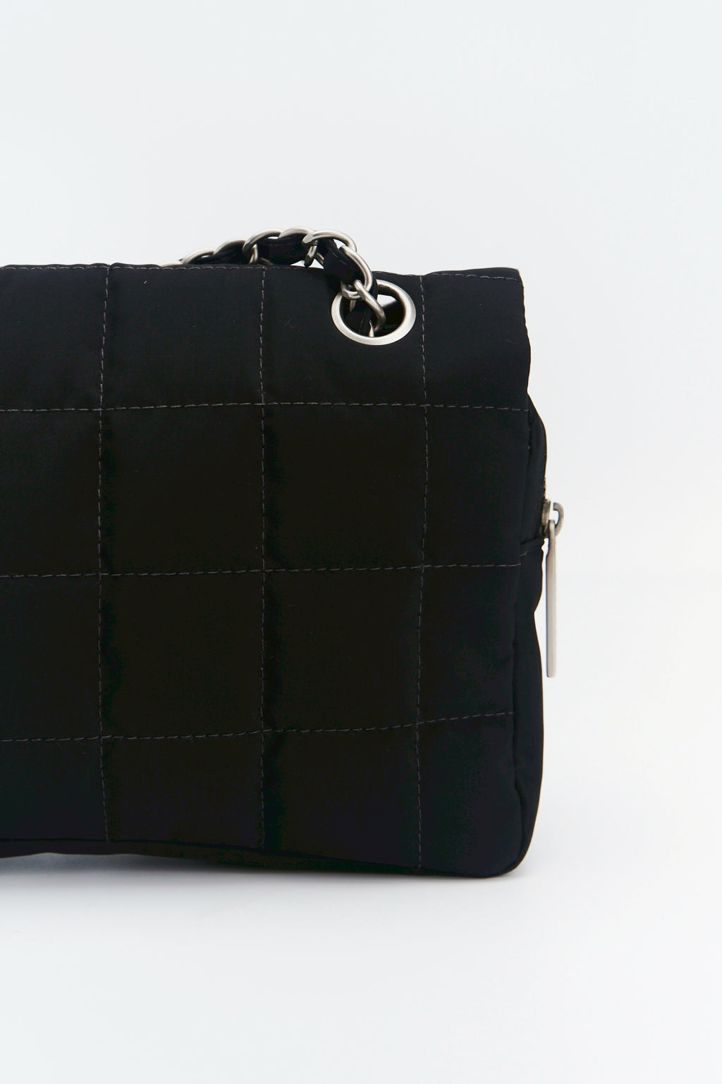 Chanel nylon easy flab “12