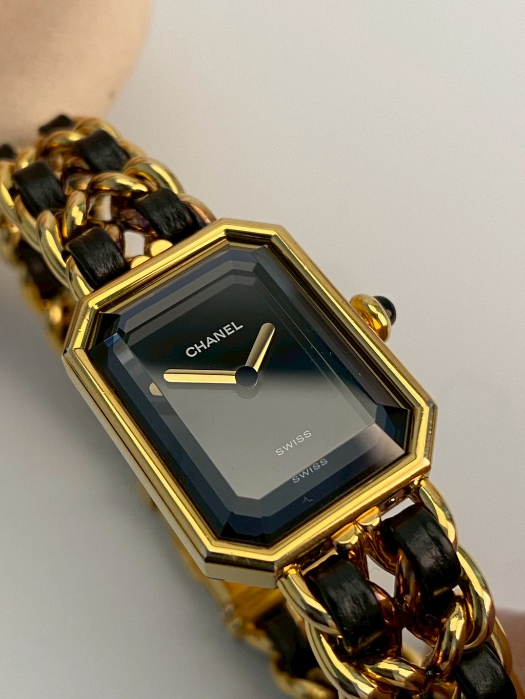 Chanel premiea size L c.5252