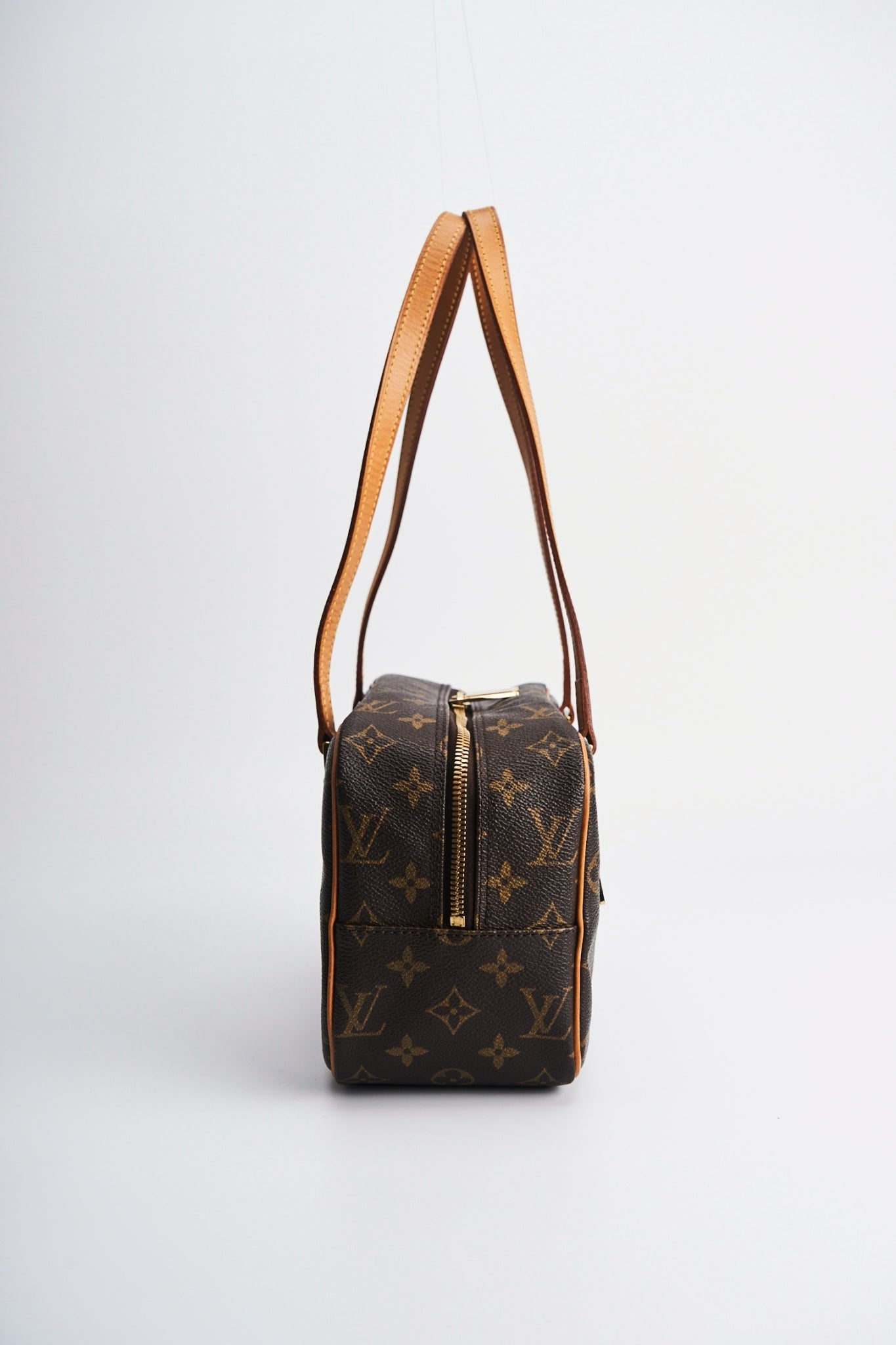 Louis vuitton cite mm size