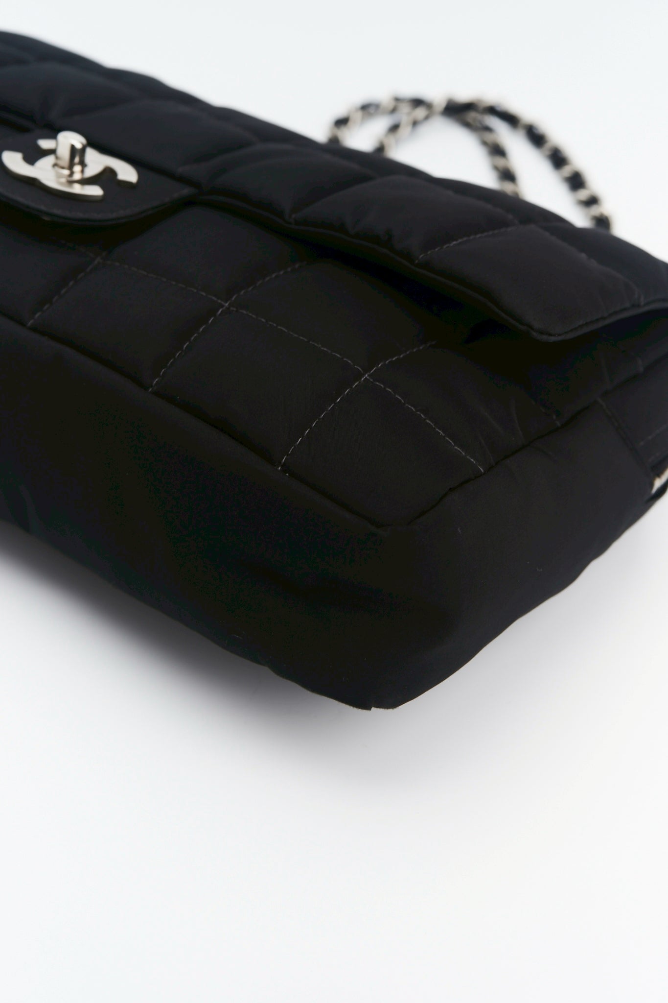 Chanel nylon easy flab “10