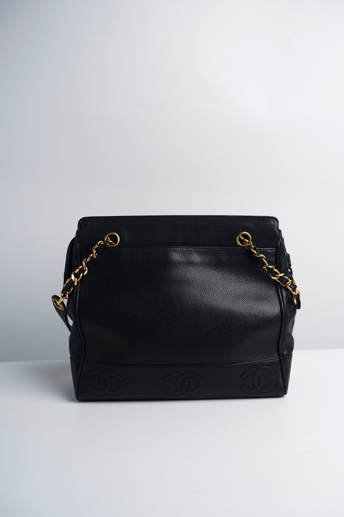 Chanel cc logo chain bag