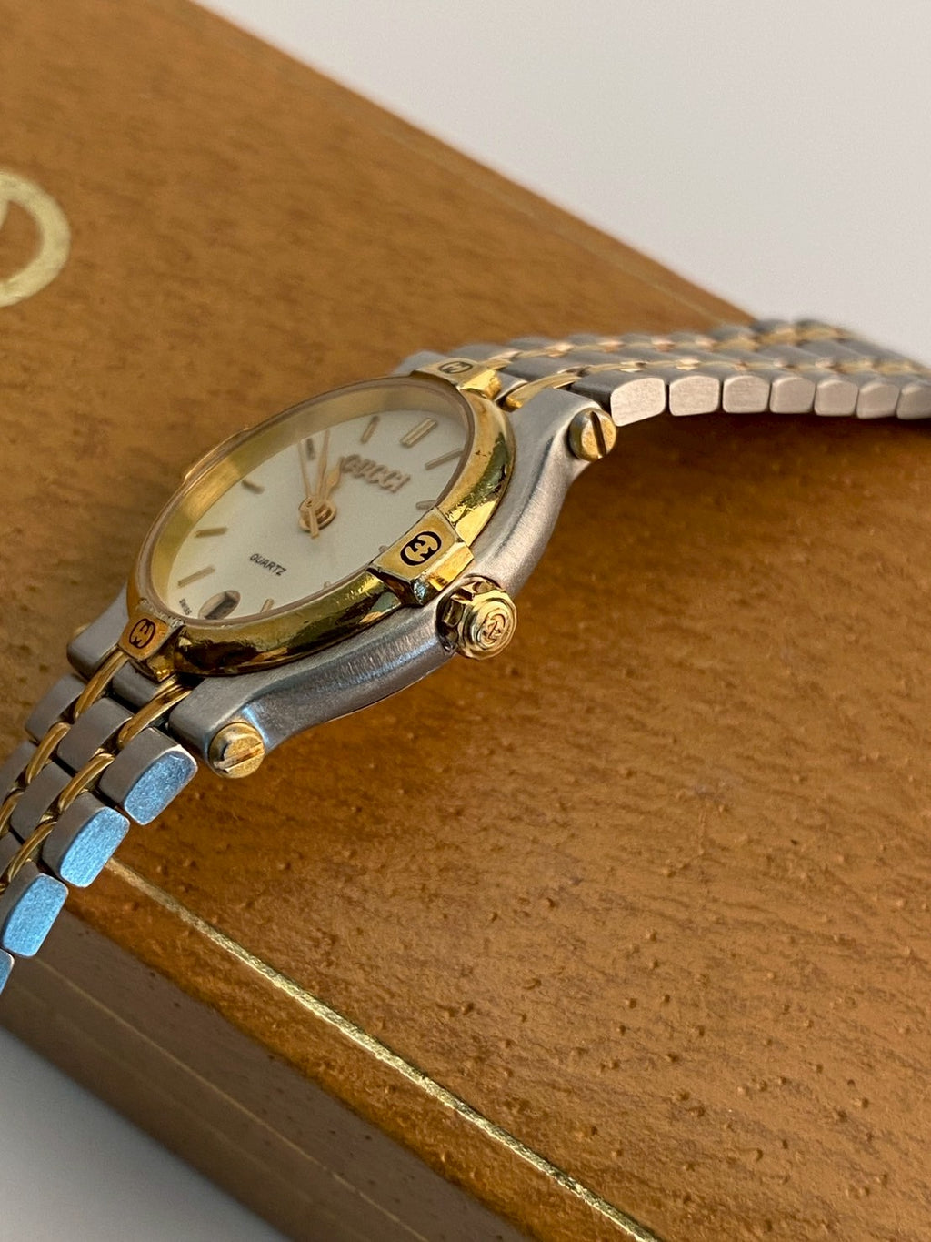 Gucci 9000l twotone watch