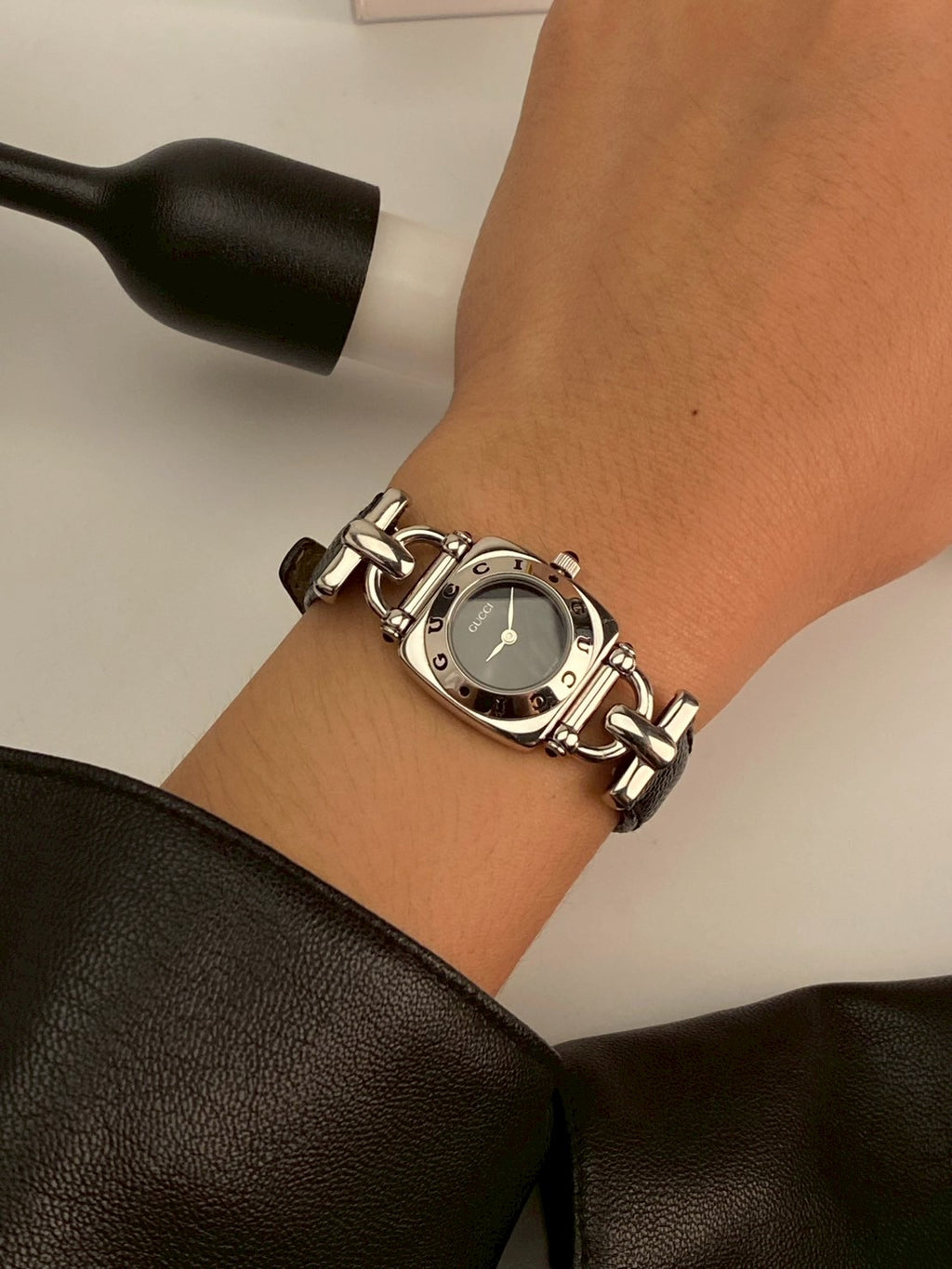 Gucci 6300L silver watch c.7306