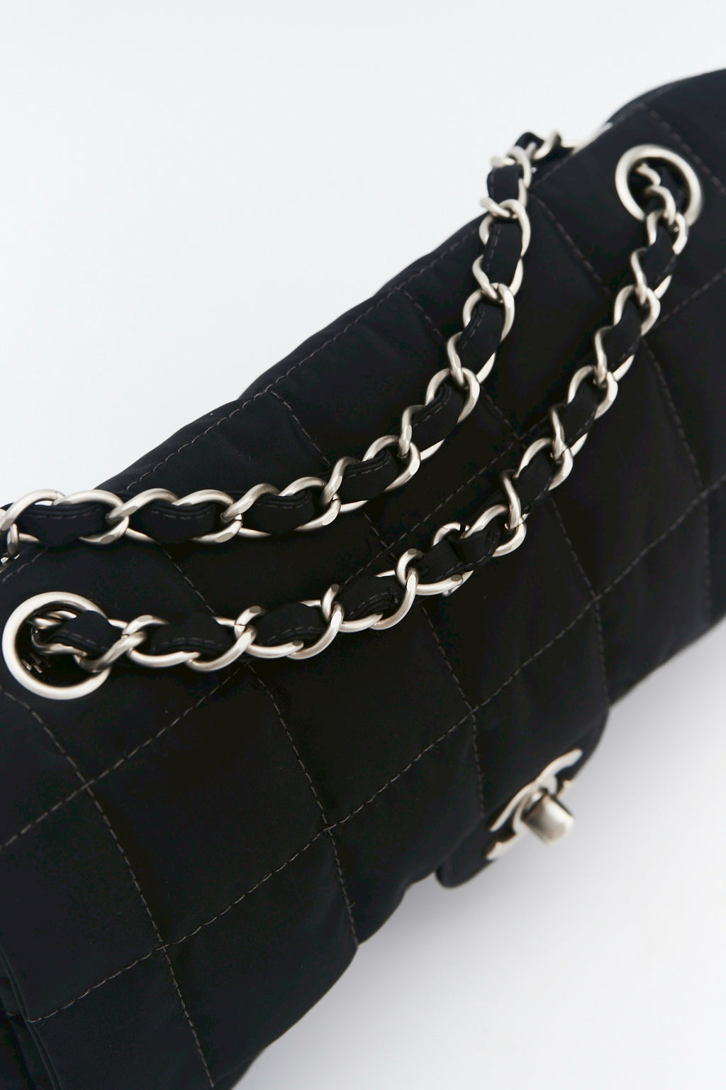 Chanel nylon easy flab “12