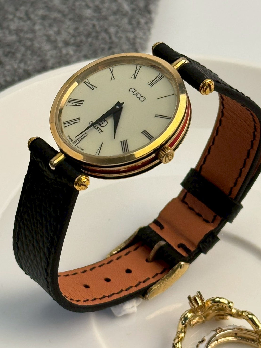 gucci 2000l cream boy watch