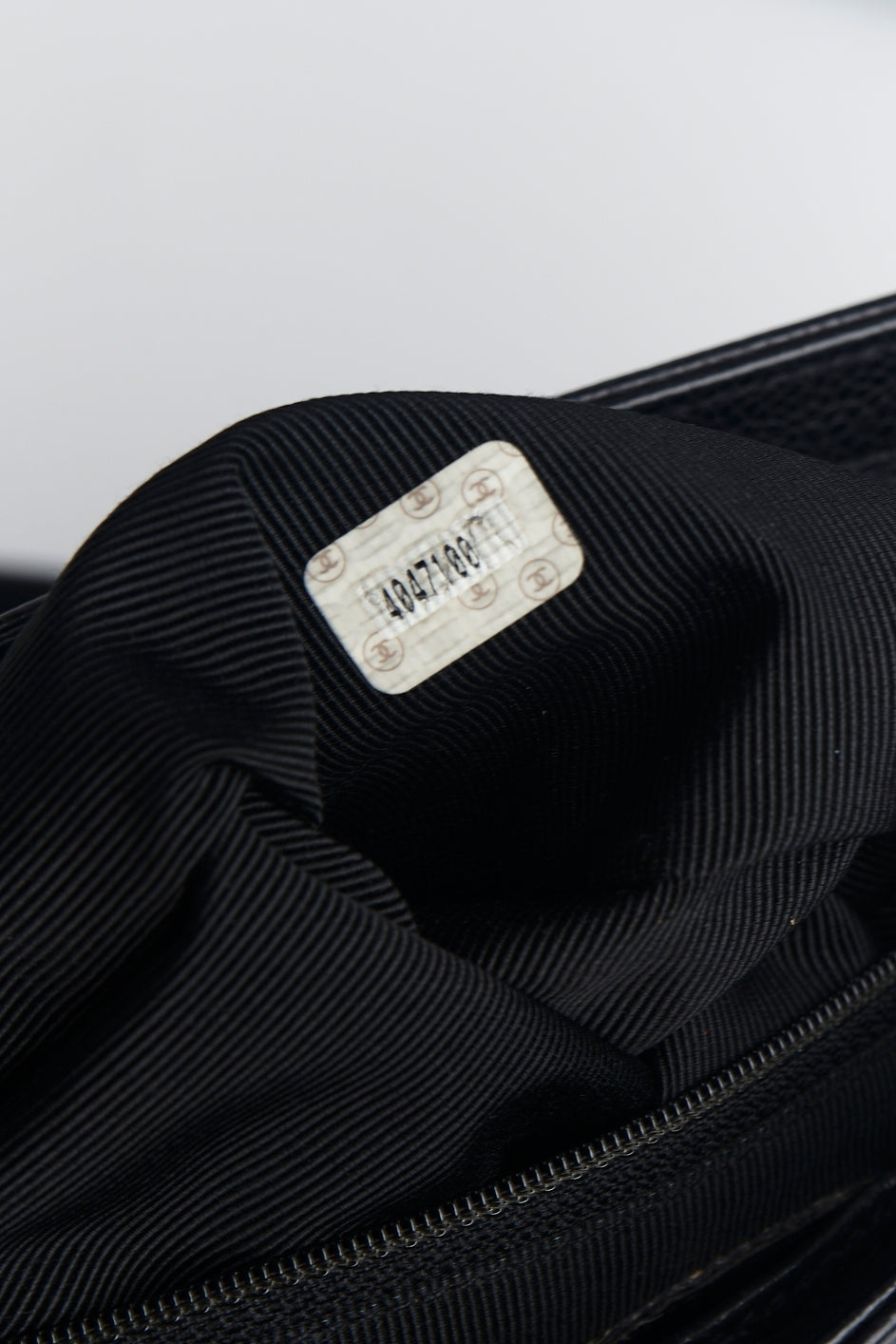 Chanel cc logo chain bag