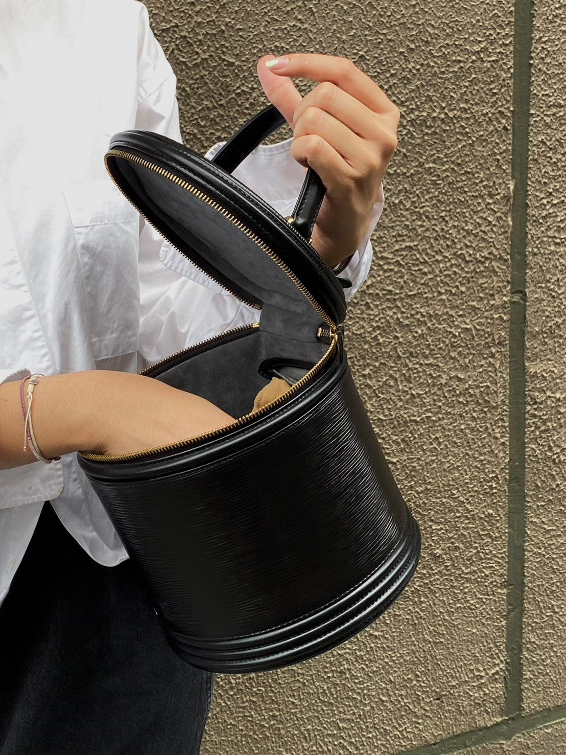 Louis vuitton bucket epi