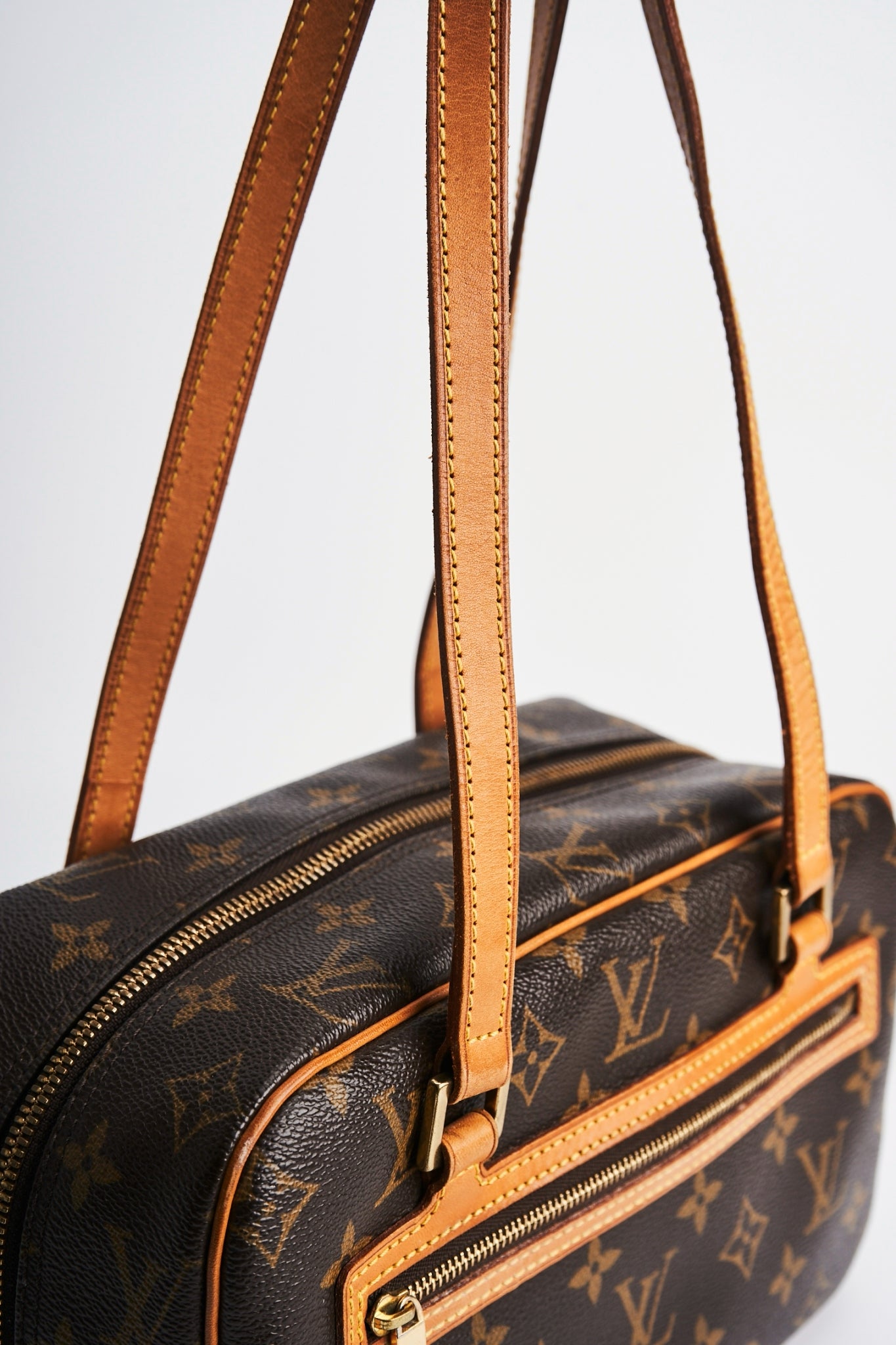 Louis vuitton cite mm size
