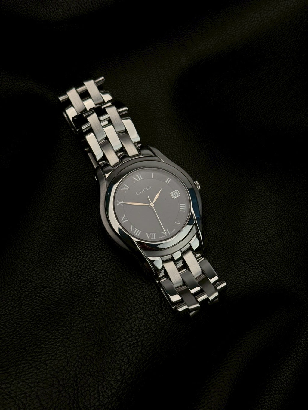 Gucci 5500m black dial date