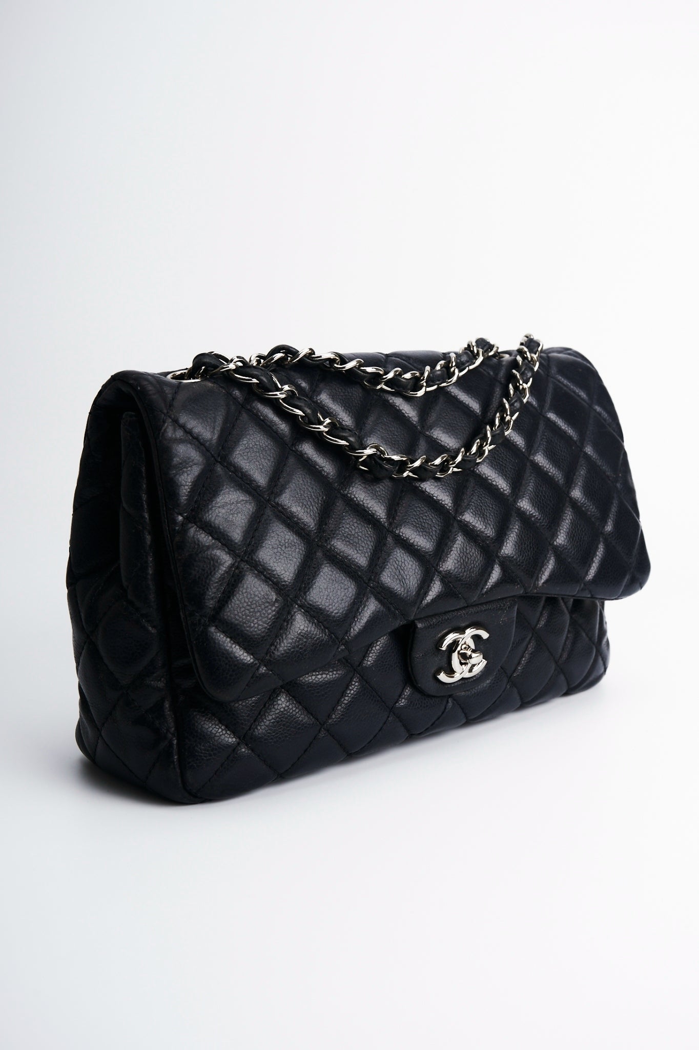 Chanel classic jumpo