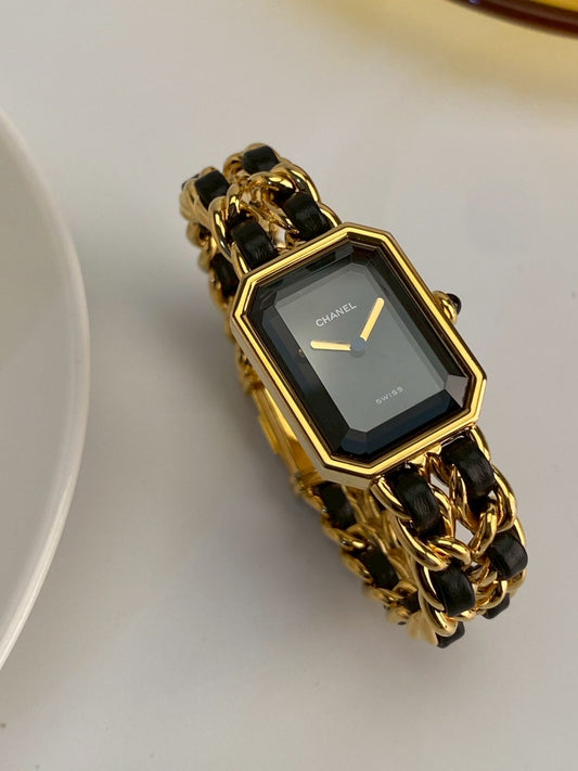 Chanel premier M size c.9927