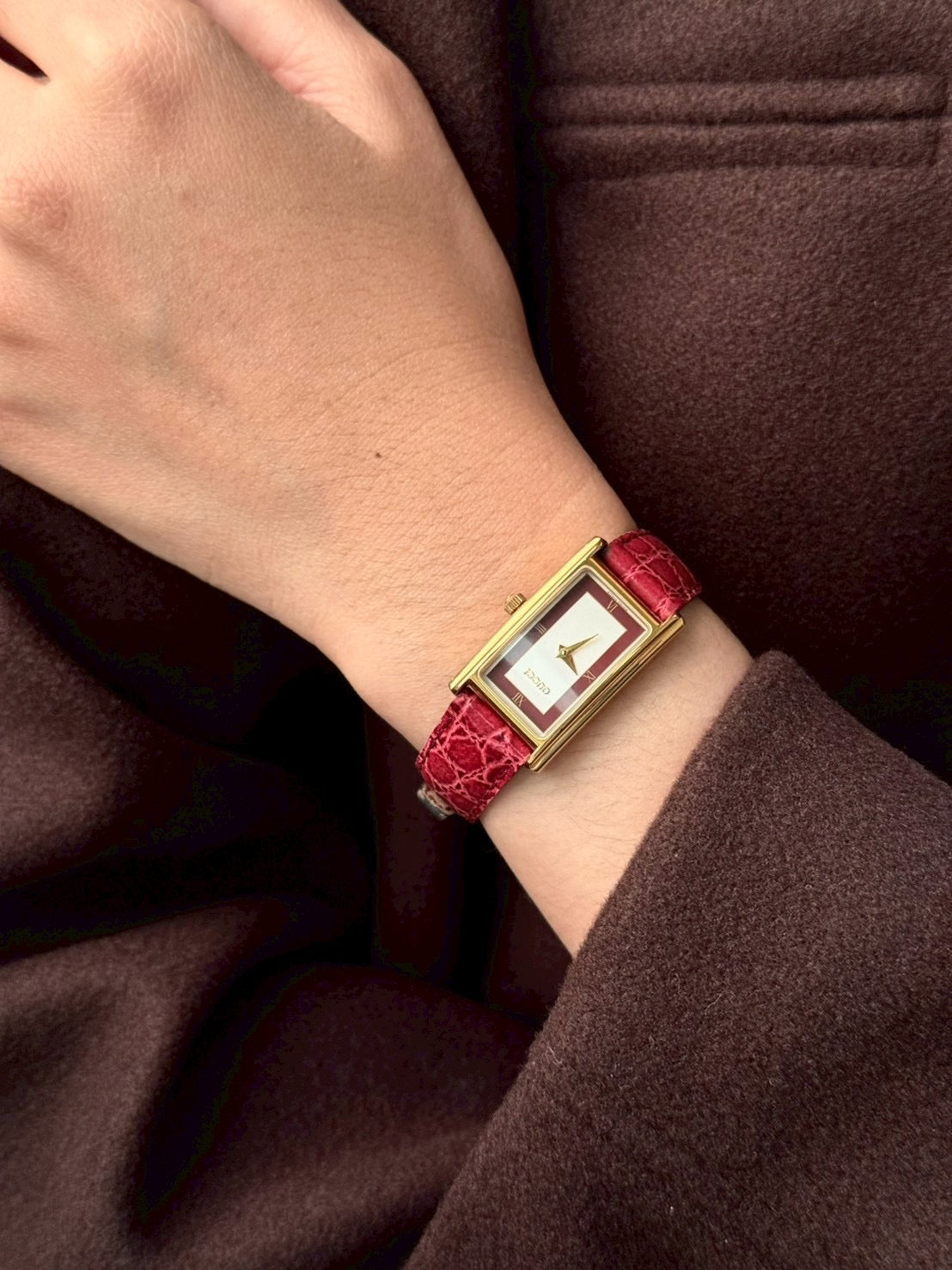 gucci 2600L rad dial. c.8275