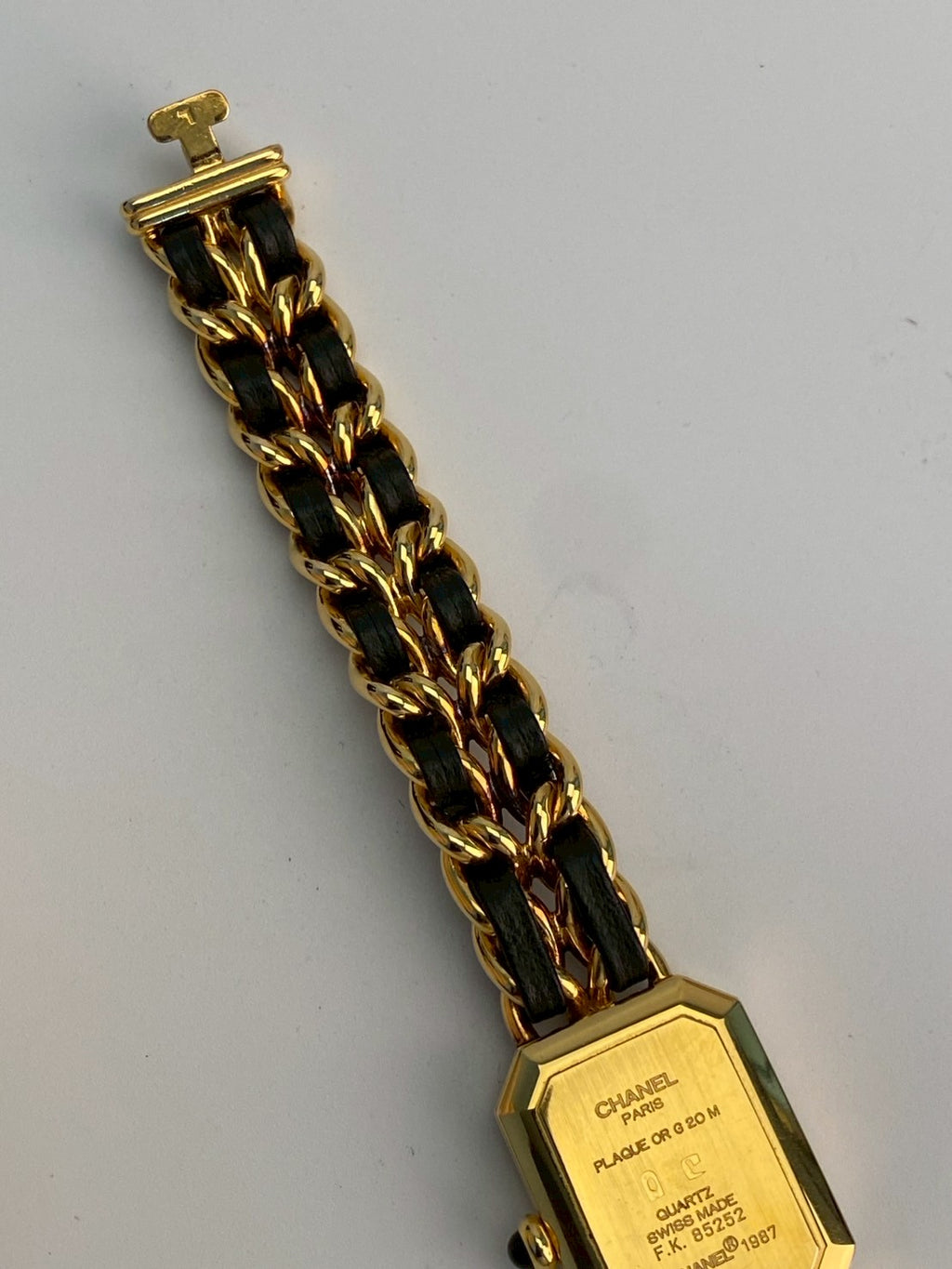 Chanel premiea size L c.5252