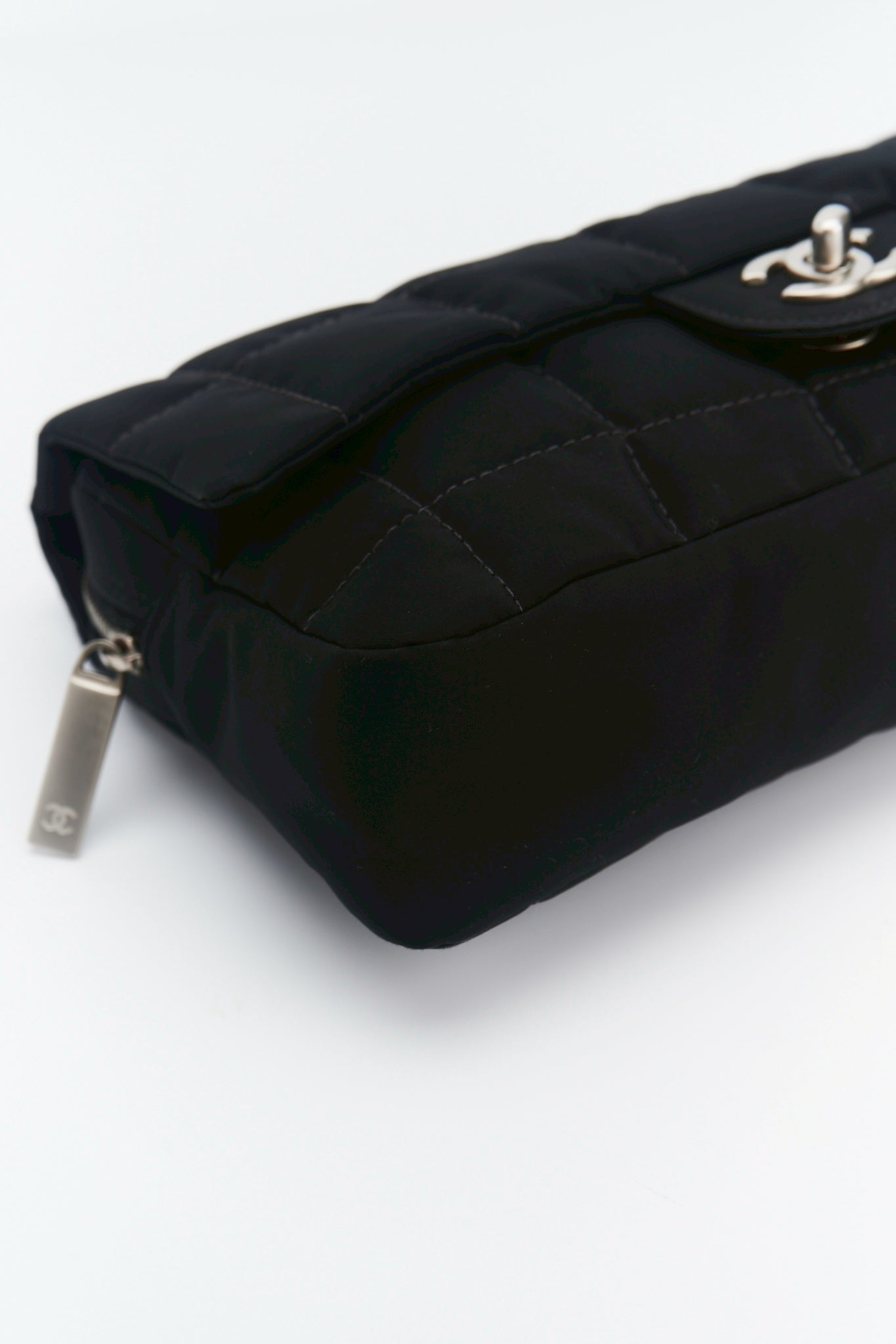 Chanel nylon easy flab “12