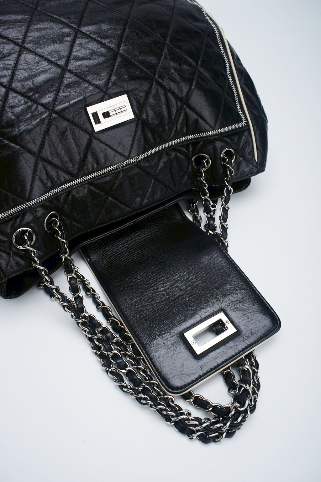 Chanel Reissue east west