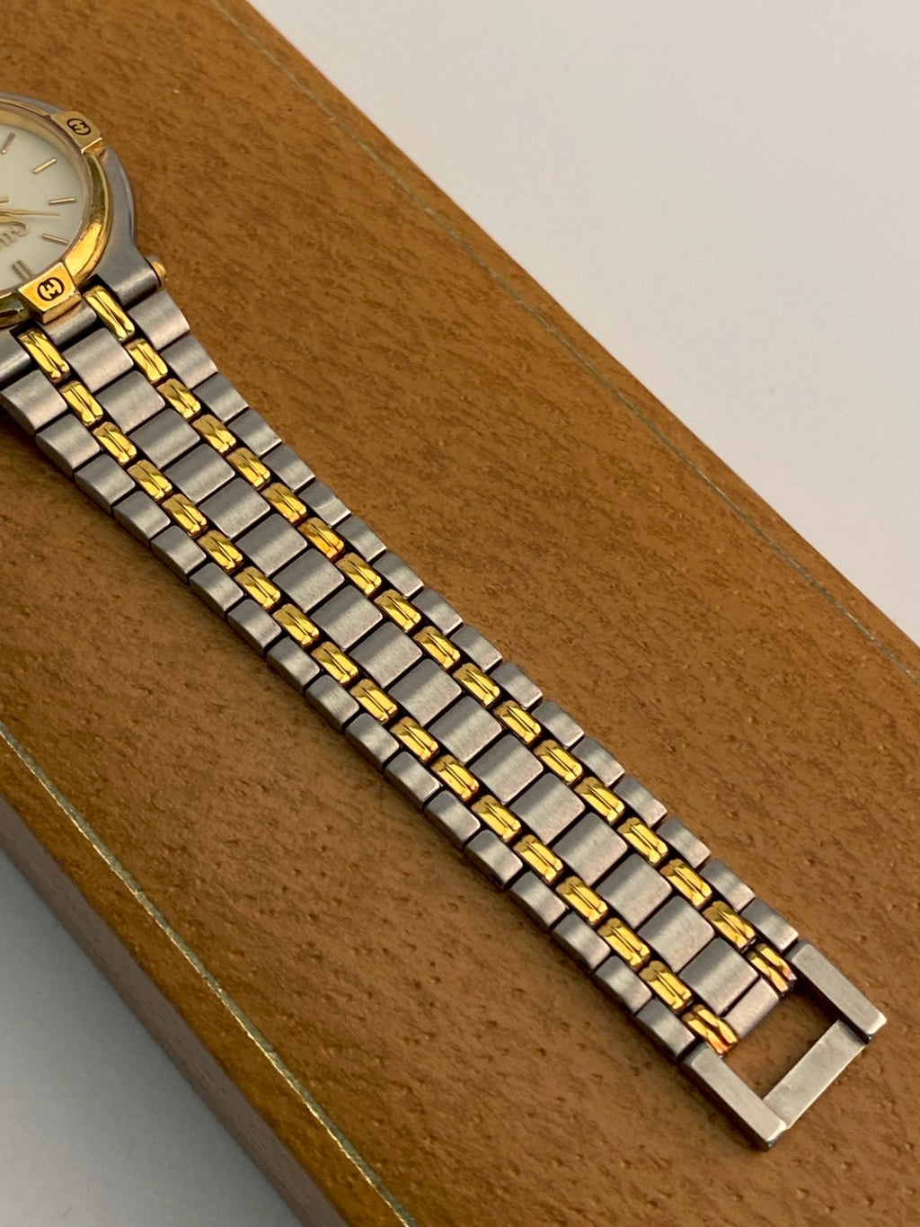 Gucci 9000l twotone watch