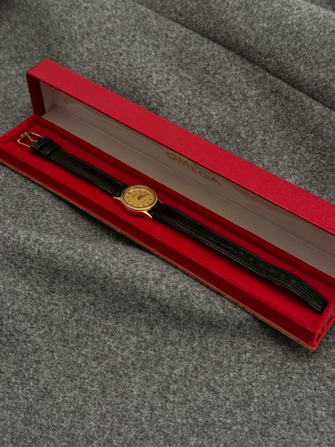 Omega devilla gold c.1387