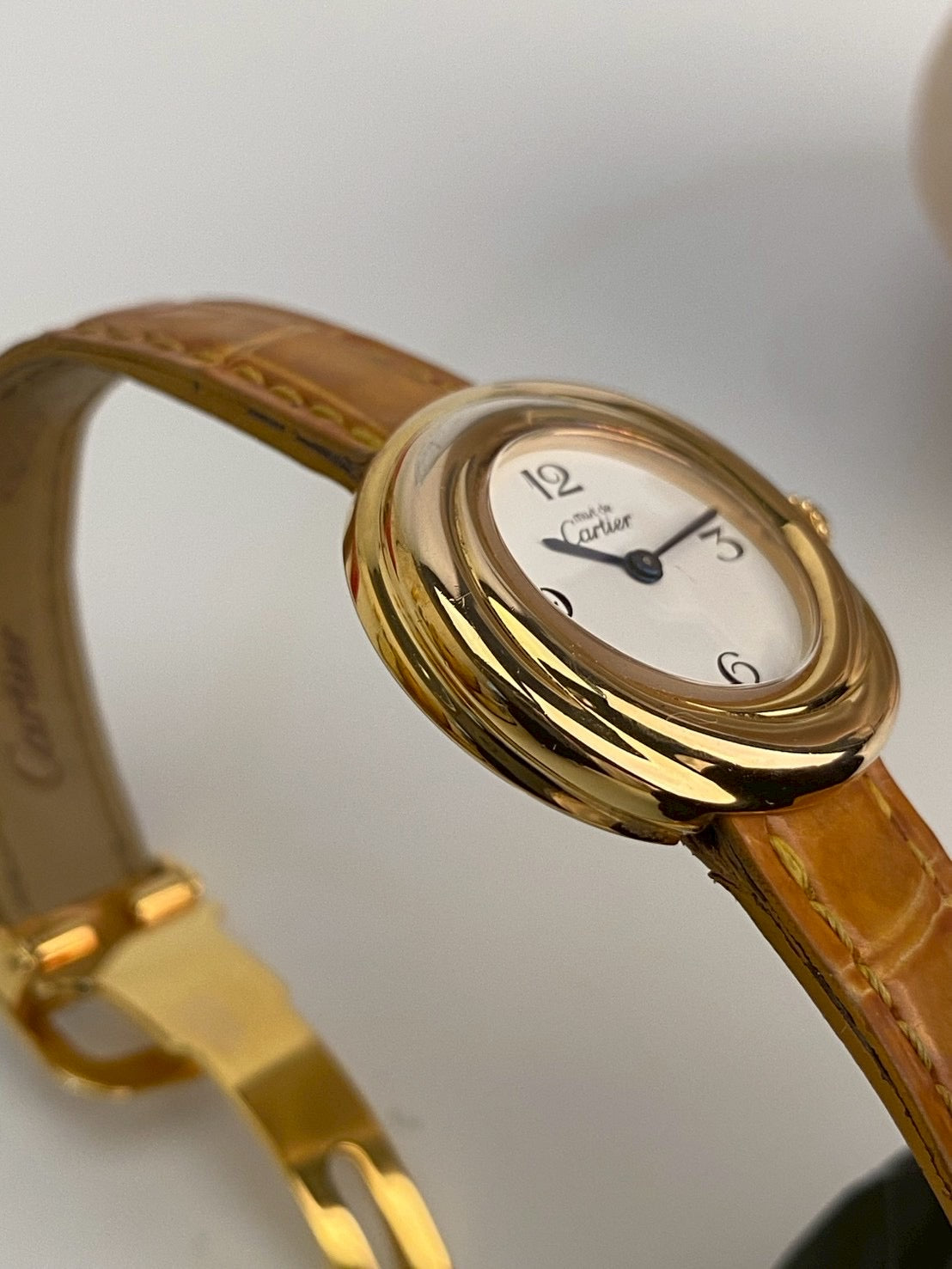 Cartier trinity ring white dial c.4004