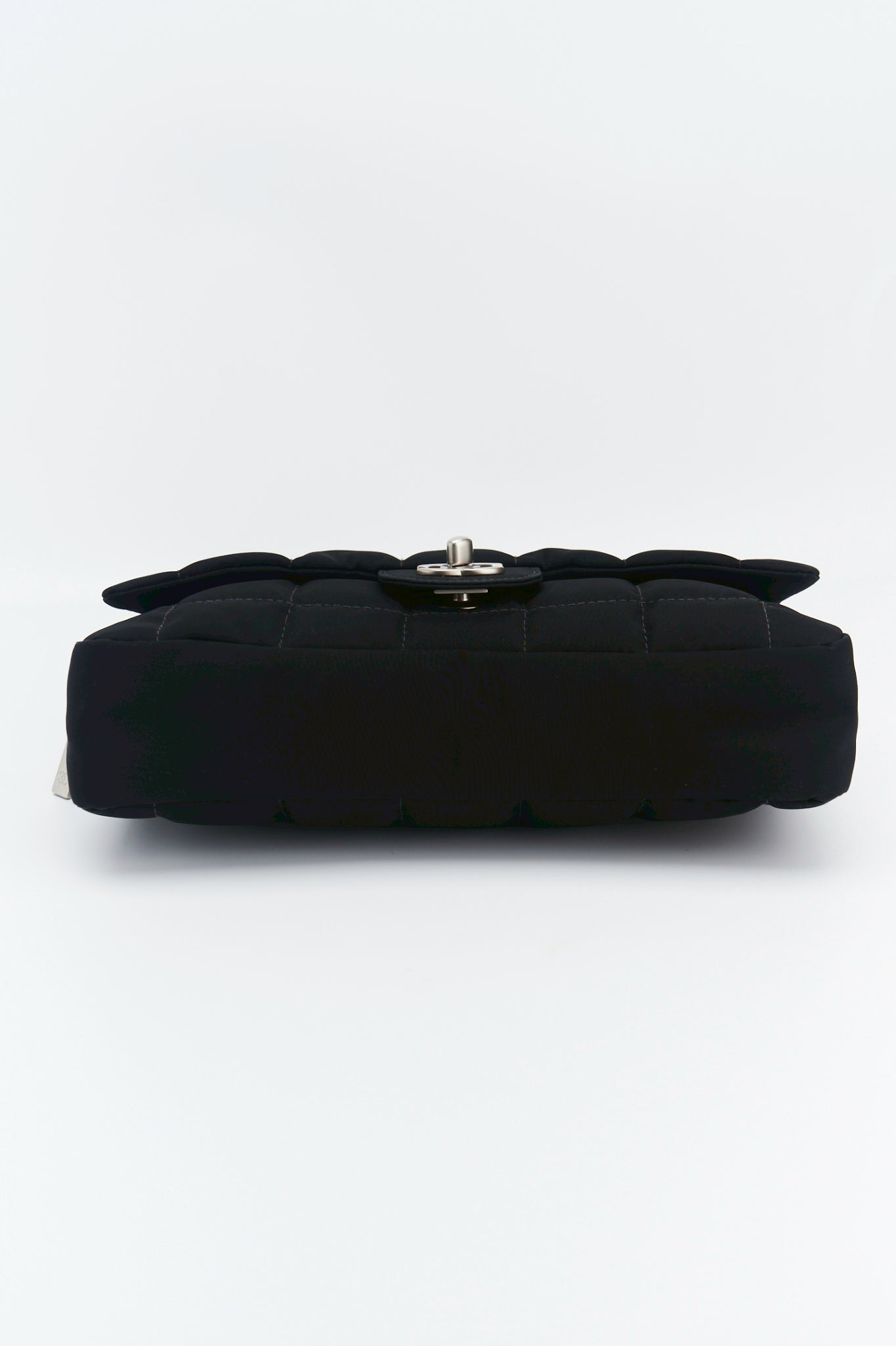 Chanel nylon easy flab “12