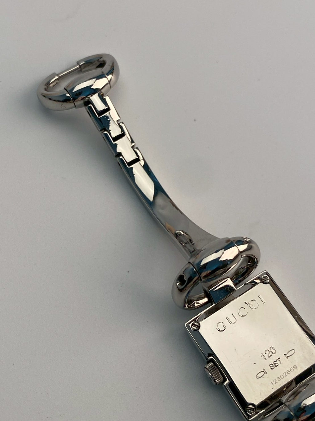 Gucci diamond logo dial