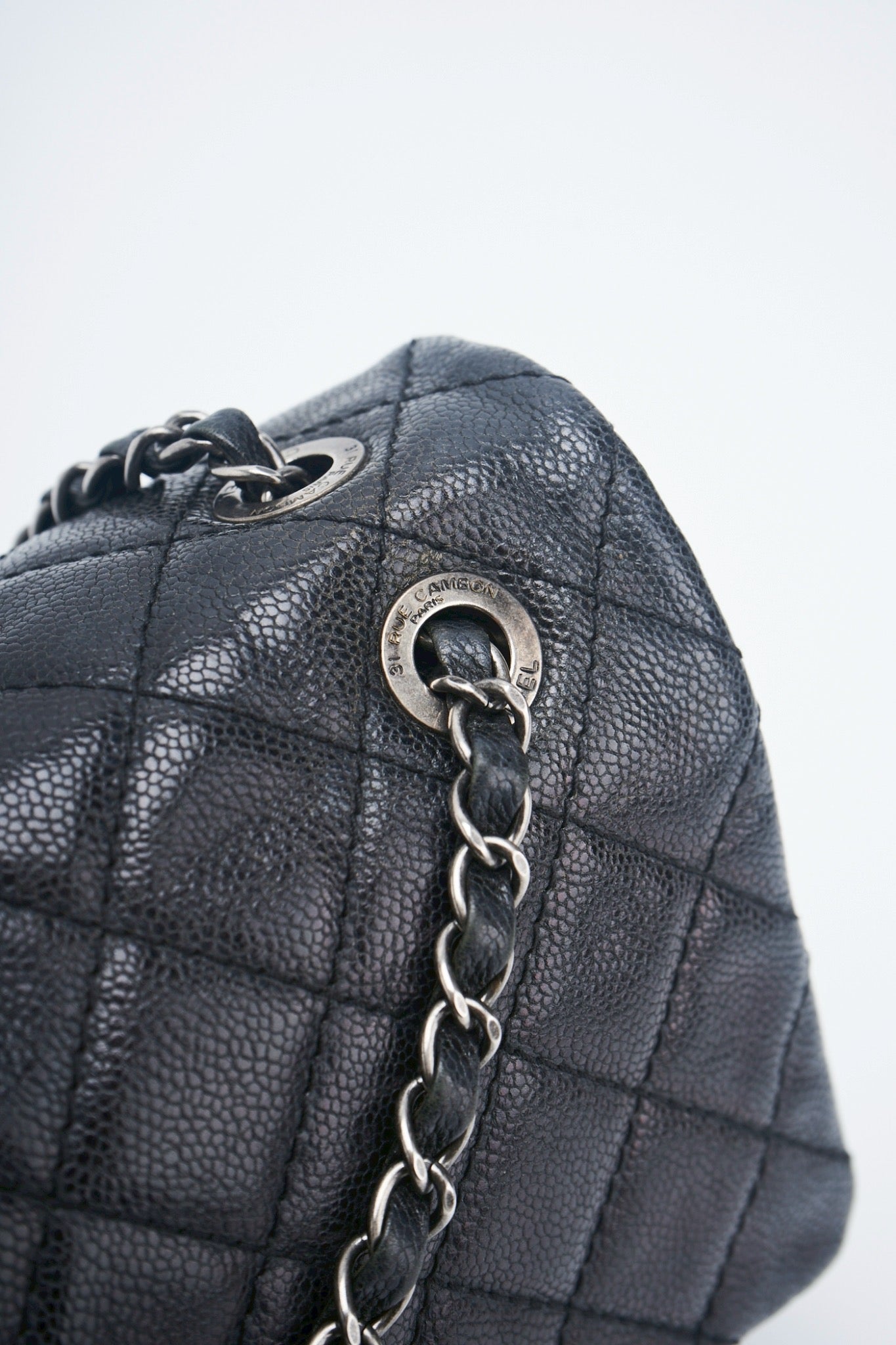 Chanel easy flab caviar skin