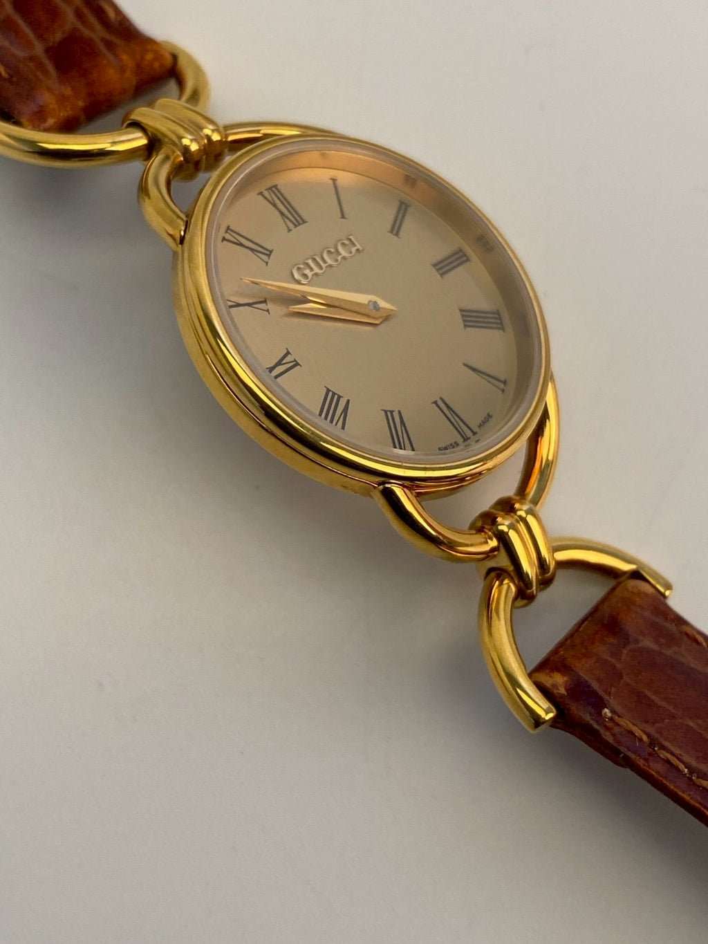 Gucci 6000.2L gold dial c.9536