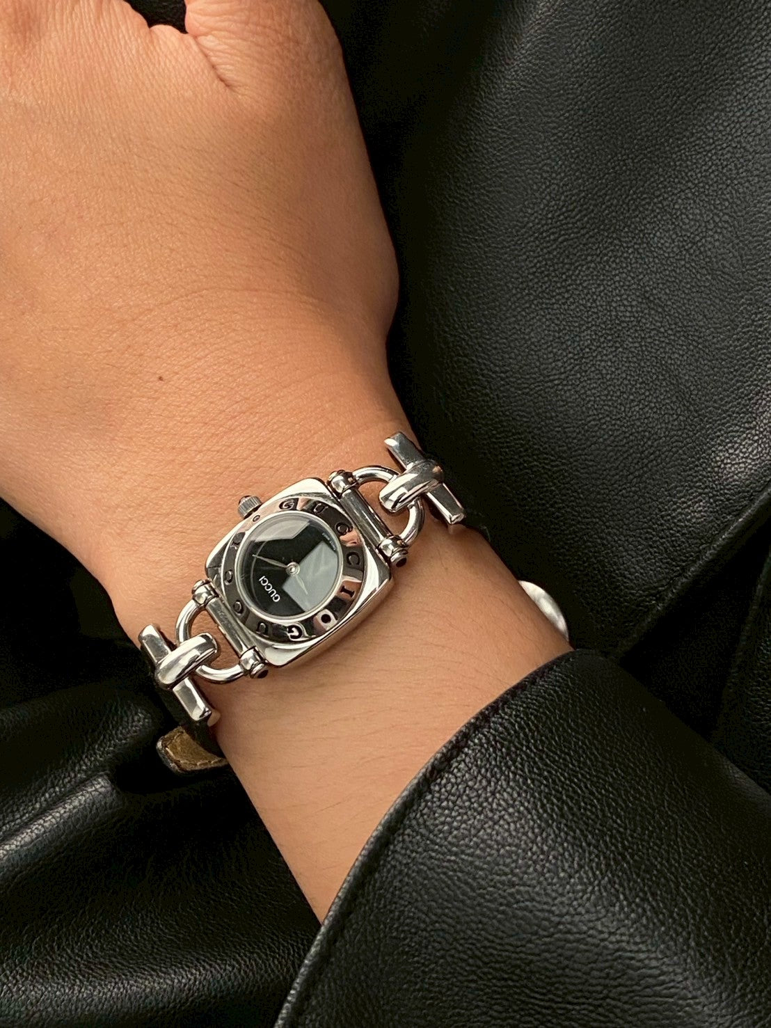 Gucci 6300L silver watch c.7306
