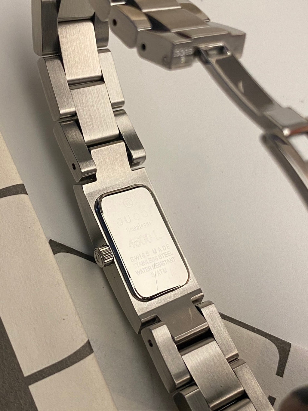 Gucci 4600L black dial