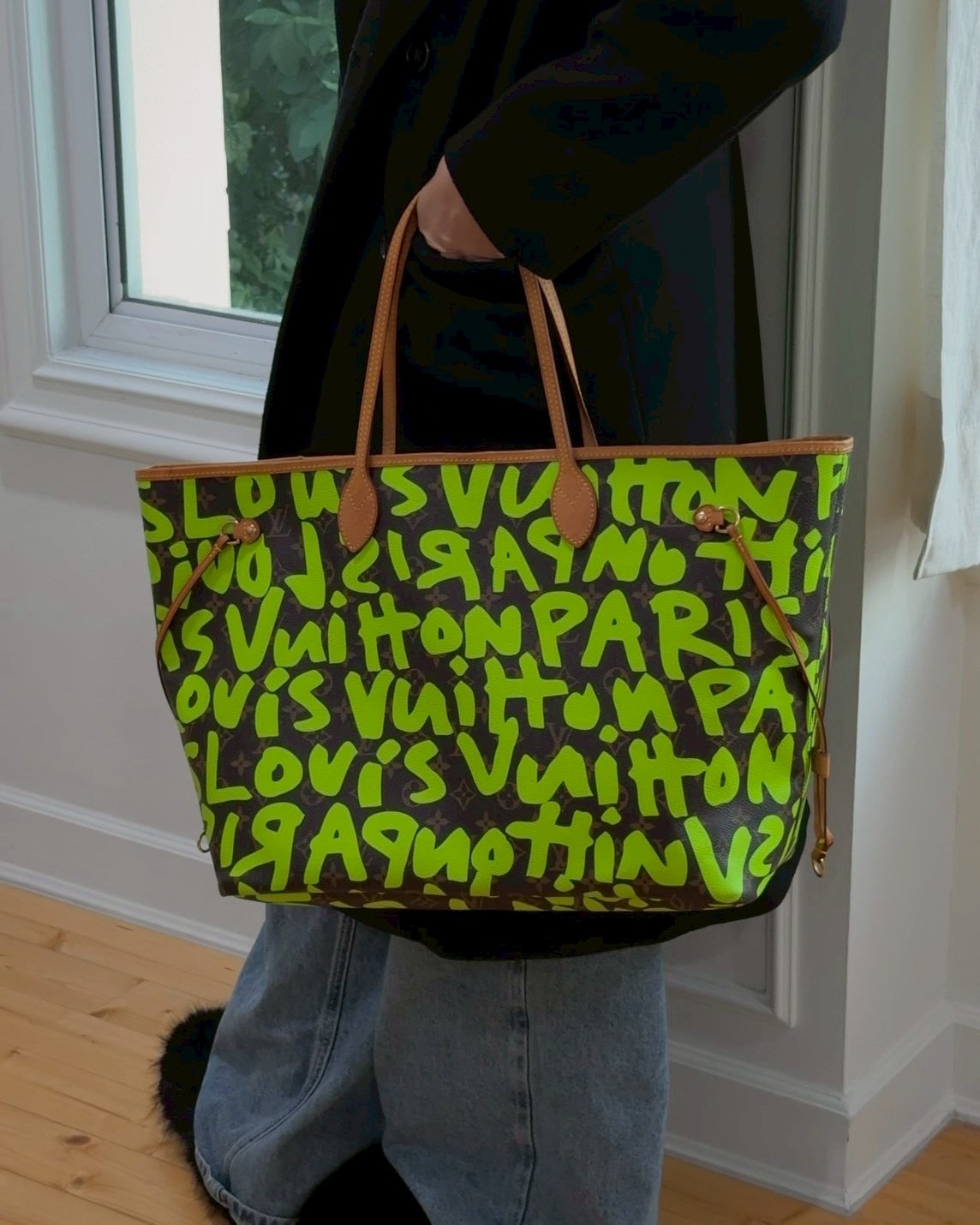 Lv graffiti neverfull green gm