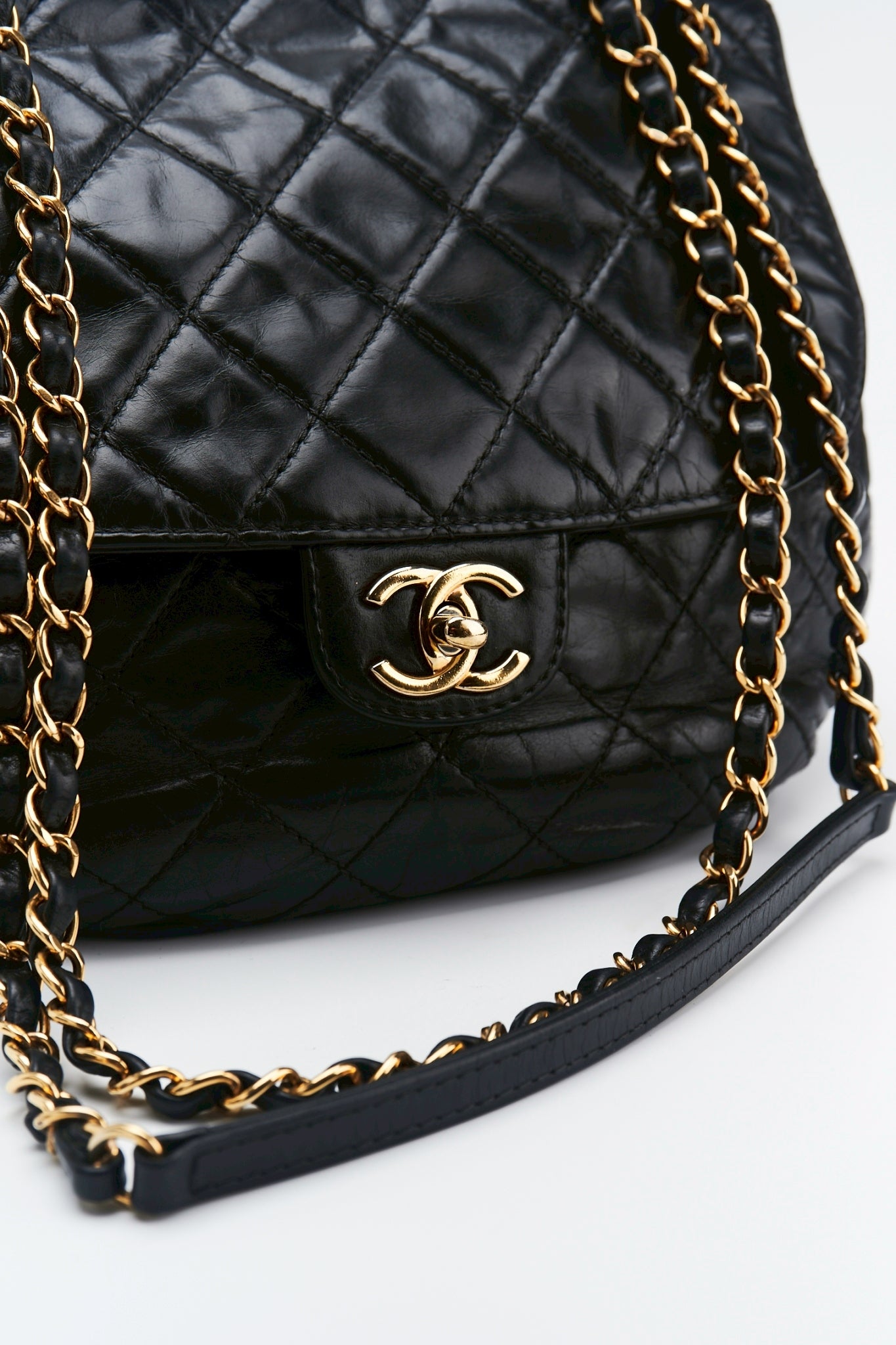 Chanel dubai messenger