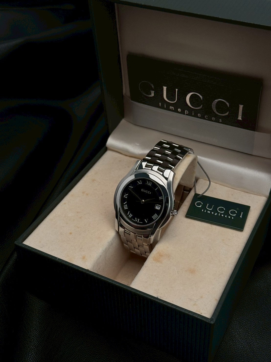 Gucci 5500m black dial date