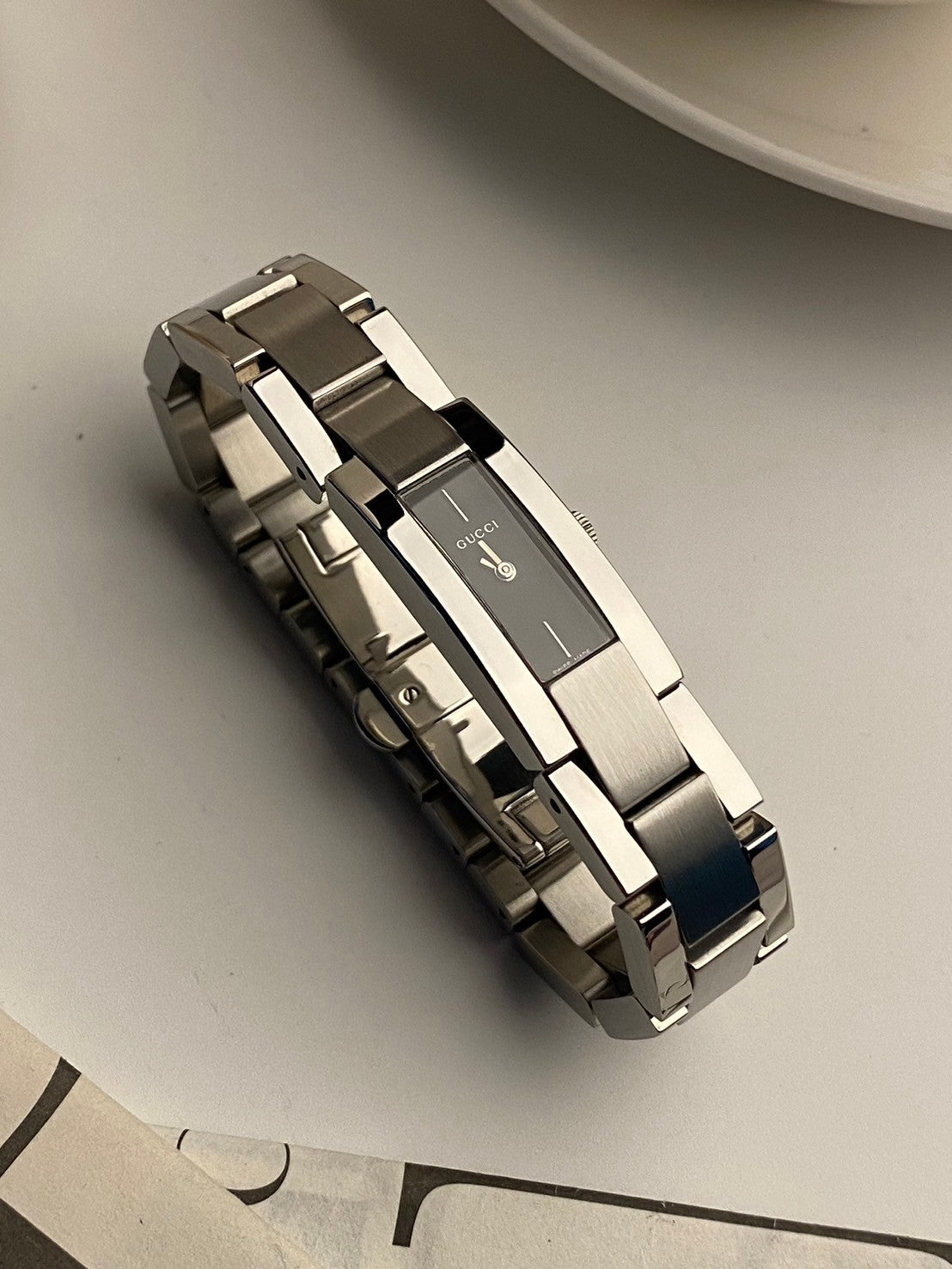 Gucci 4600L black dial