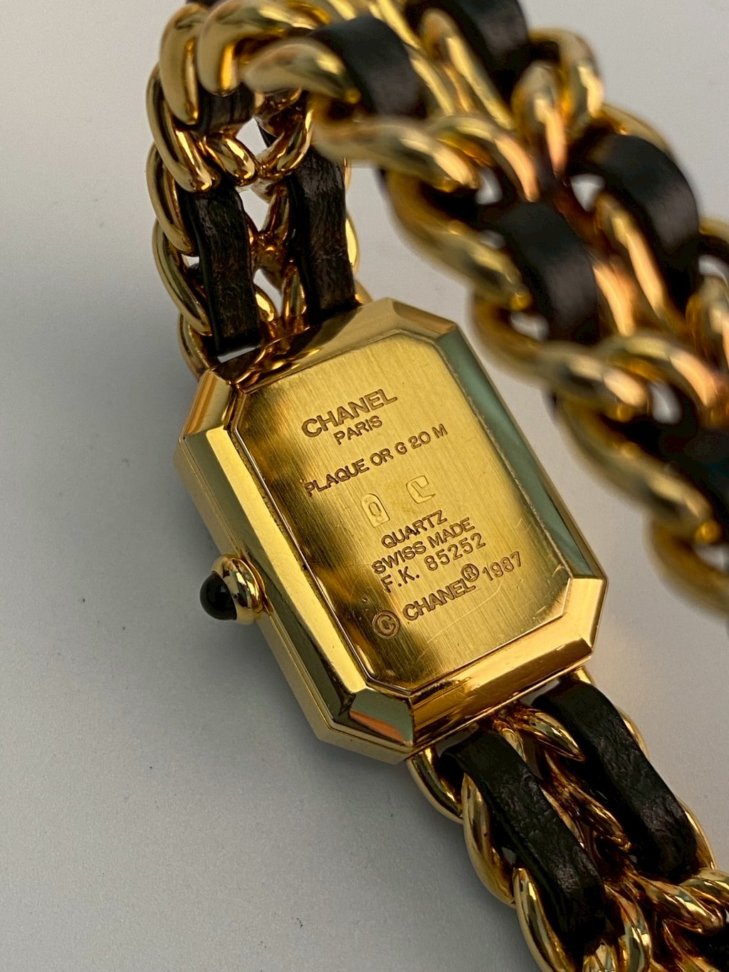 Chanel premiea size L c.5252