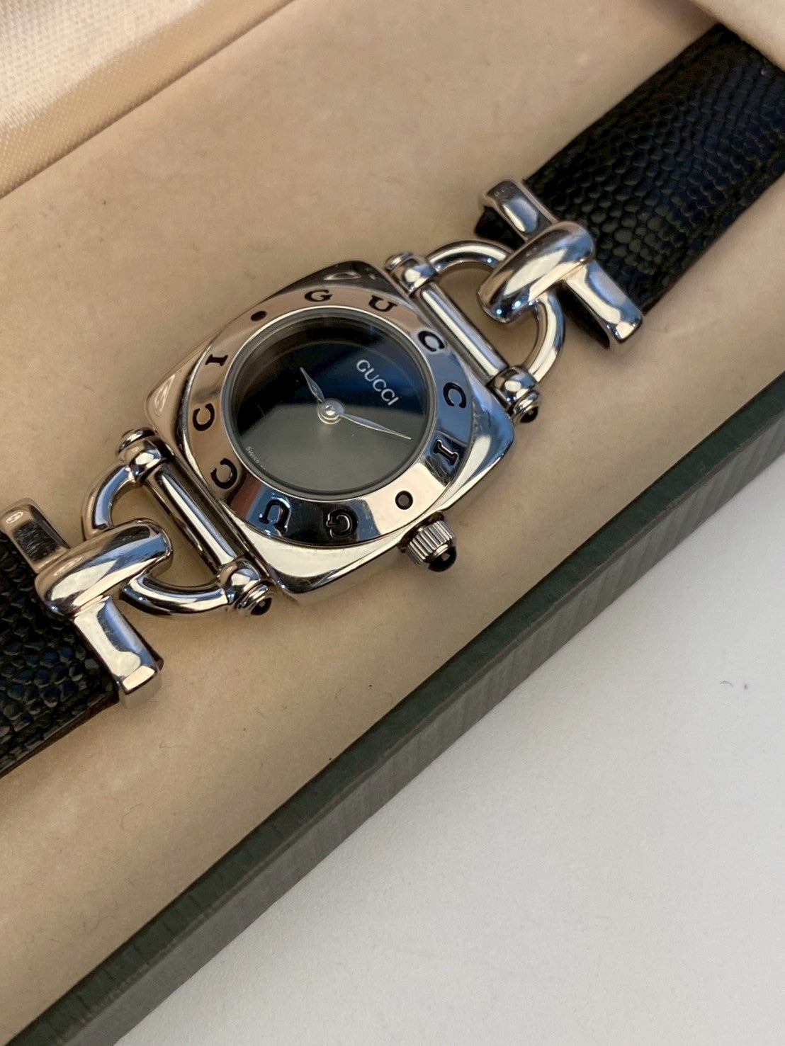 Gucci 6300L silver watch c.7306