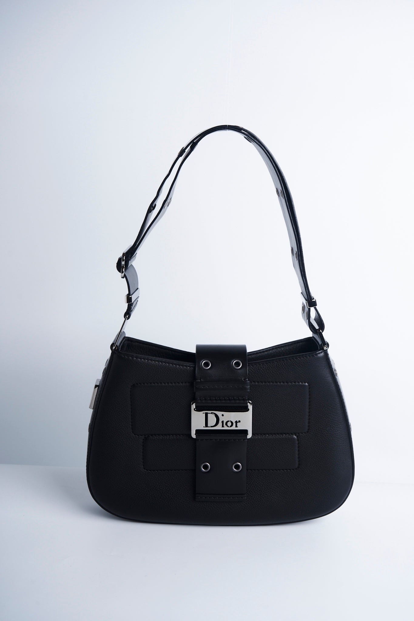 Dior street-chic shoulder bag