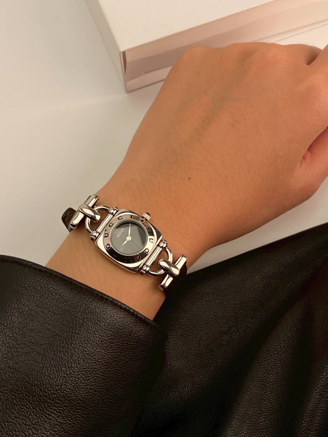 Gucci 6300L silver watch c.7306
