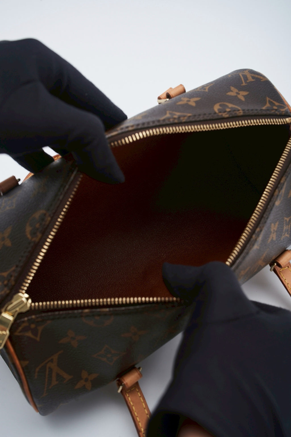 Louis vuitton papillon 28”