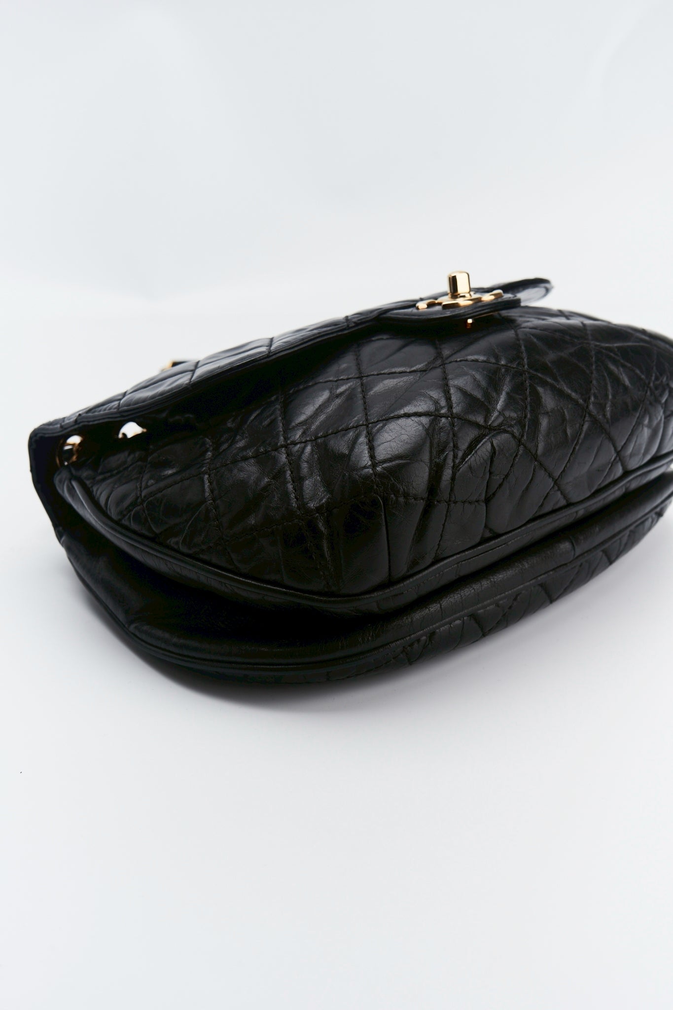 Chanel dubai messenger