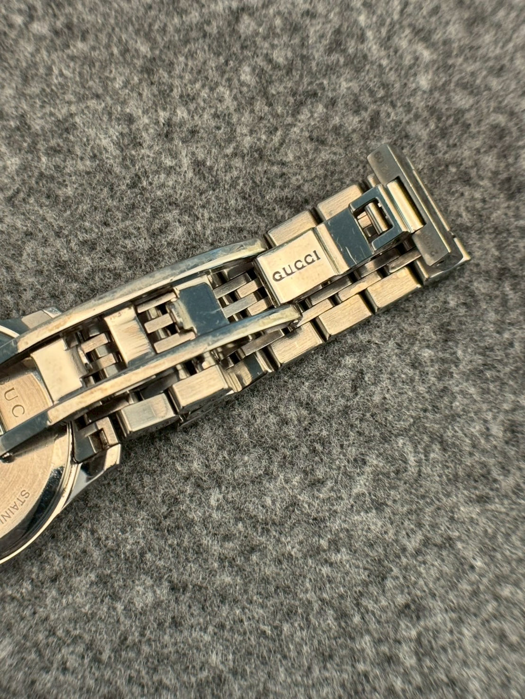 Gucci G-Timeless 126.5 c.7066