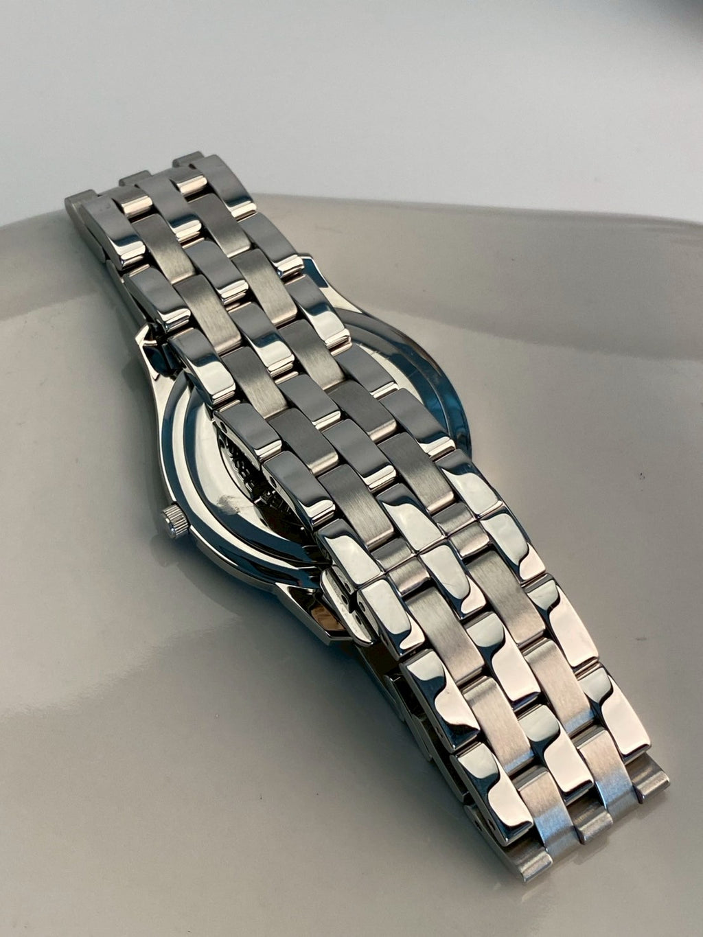 Gucci 5500M silver