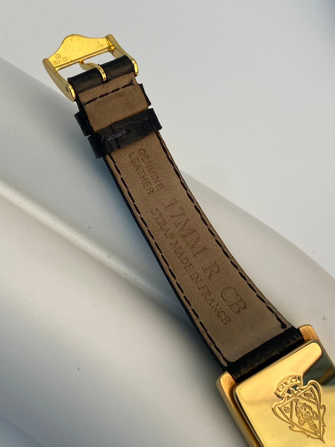 Gucci 2600m gold c.2986