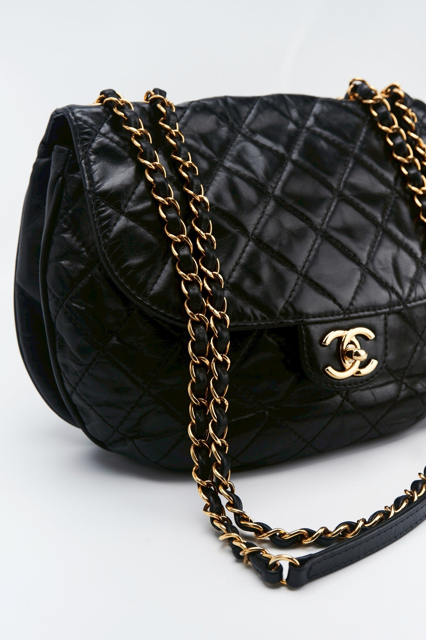 Chanel dubai messenger