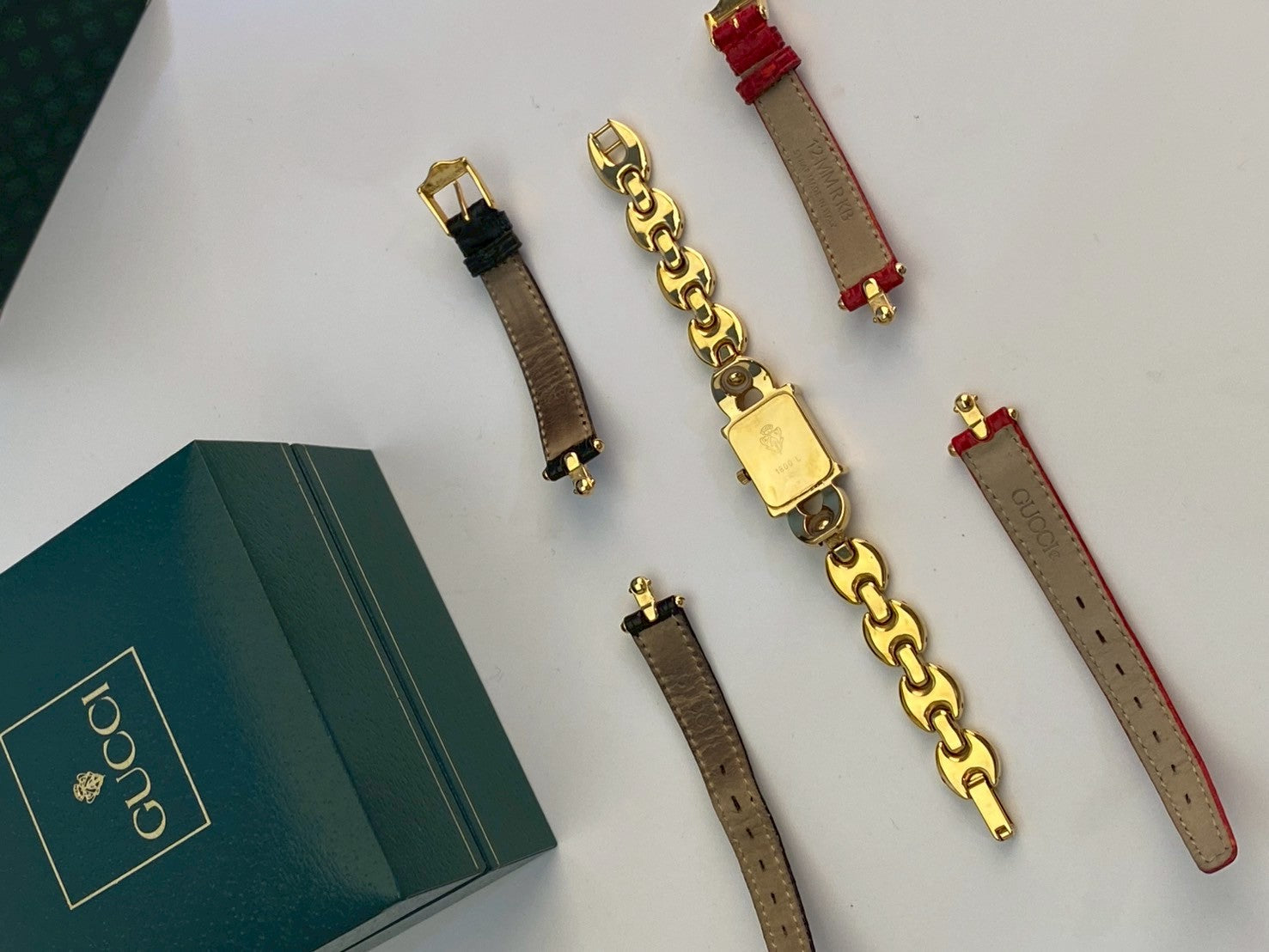 Gucci chang strap 1800L c.3849