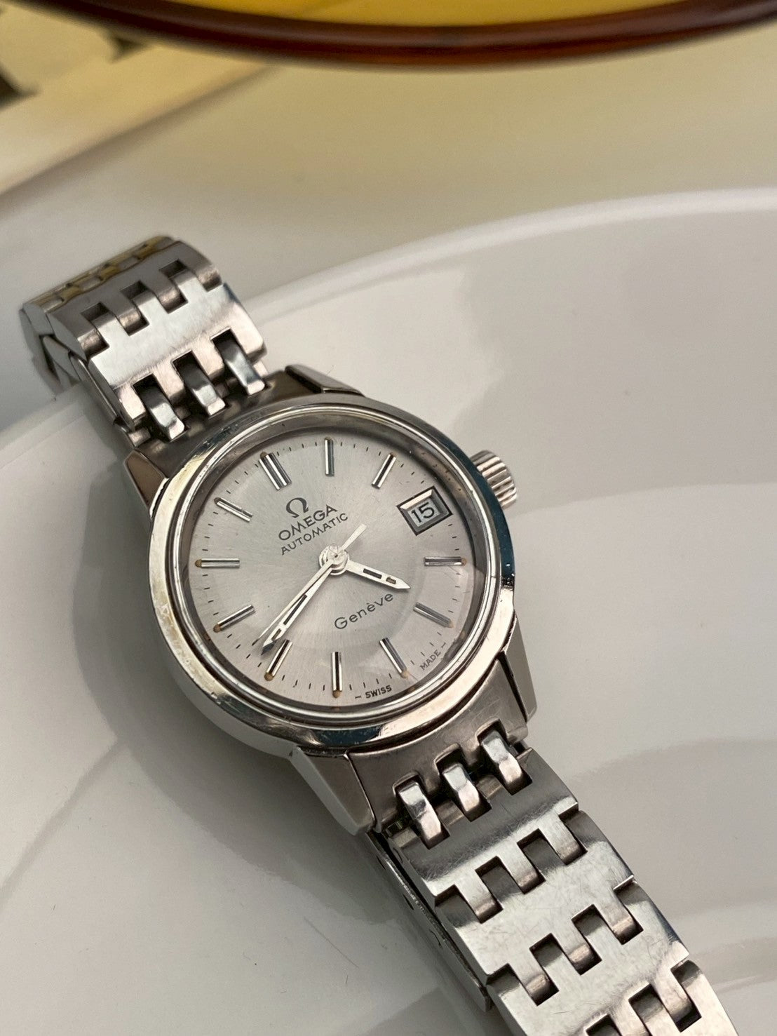 Omega geneve auto date