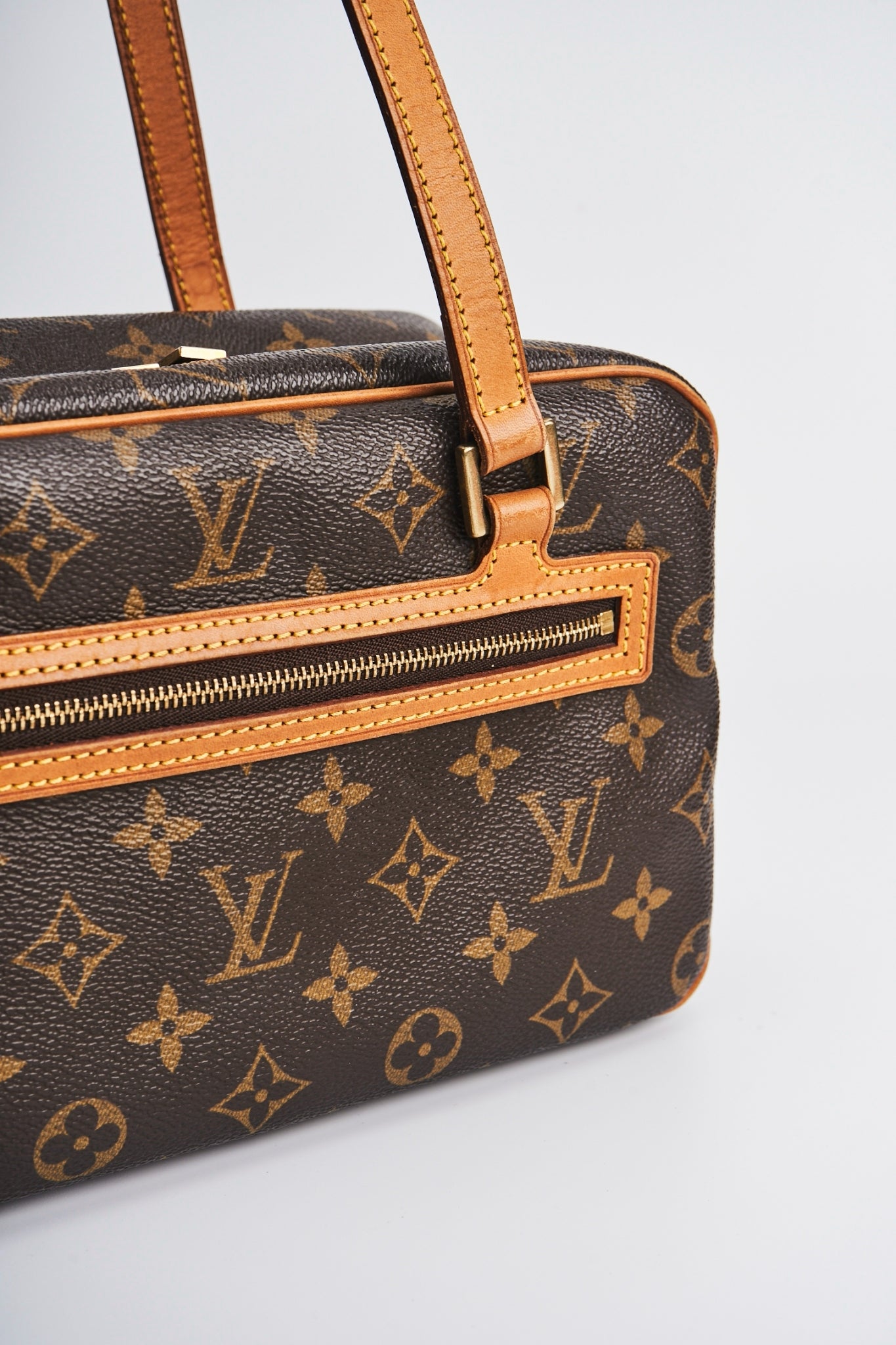 Louis vuitton cite mm size