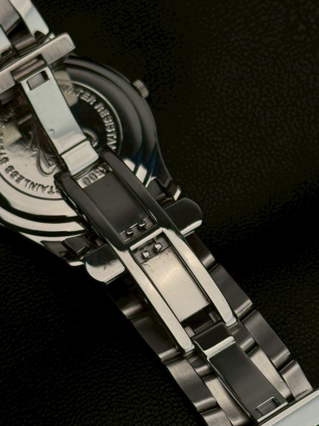 Gucci 5500m black dial date