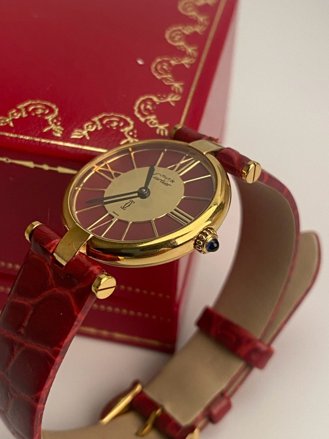 Cartier cilcle red dial sm c.9483