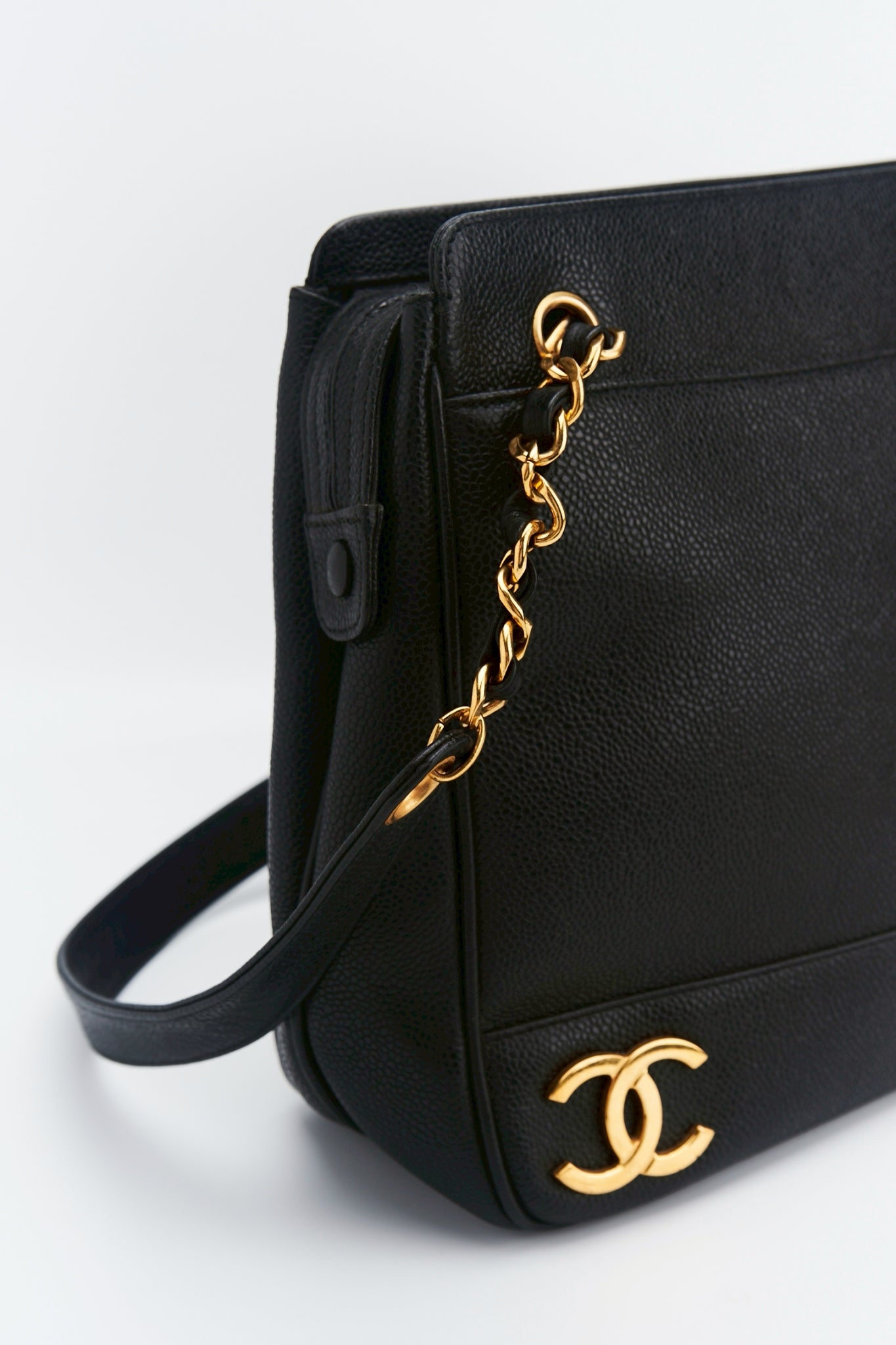 Chanel Caviar cc logo